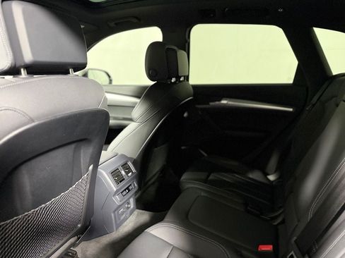 Used 2025 Audi Q5 2.0T Premium w/ Convenience Plus Package AWD/4WD image 23