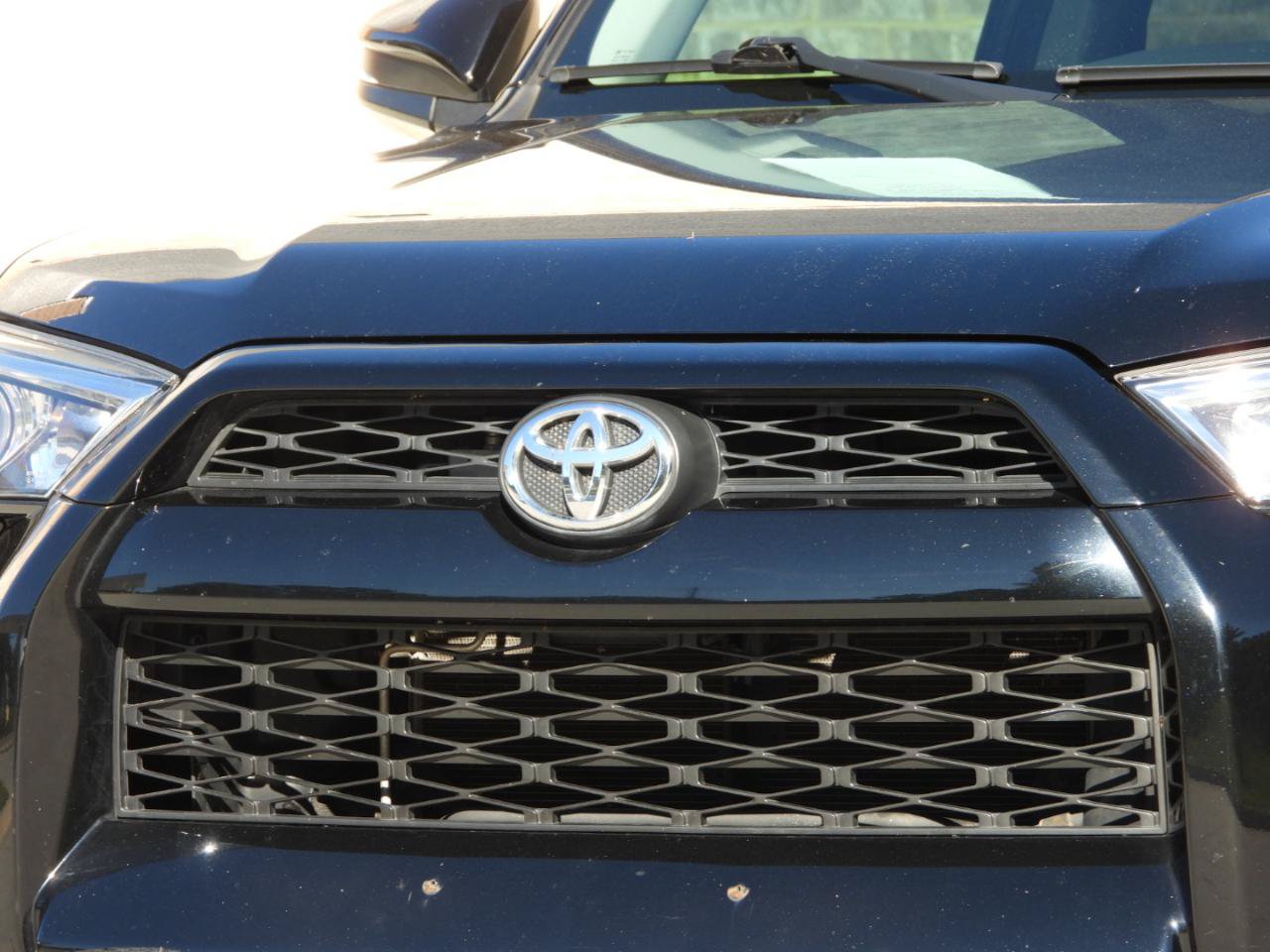 Used 2017 Toyota 4Runner SR5 Premium RWD image 5