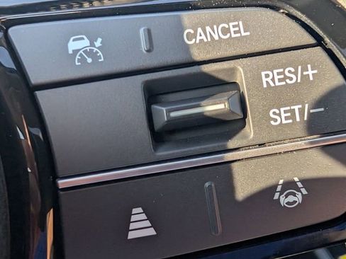 Used 2025 Honda CR-V EX-L image 18