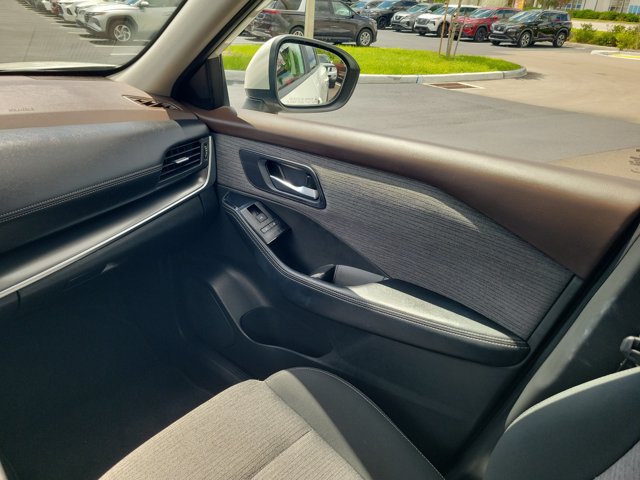 Certified 2023 Nissan Rogue SV FWD image 15