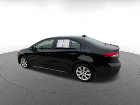 Used 2025 Toyota Corolla LE image 10