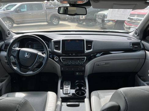 Used 2017 Honda Pilot Touring image 9