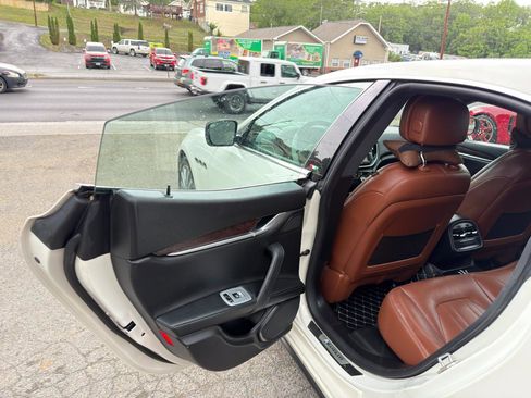 Used 2016 Maserati Ghibli RWD image 12