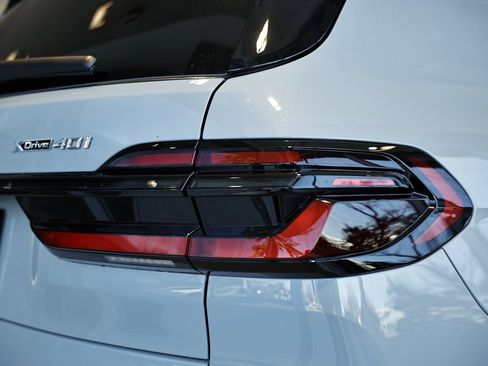 New 2026 BMW X7 xDrive40i w/ M Sport Package image 7