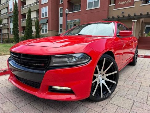 Used 2016 Dodge Charger R/T w/ Plus Group RWD image 15