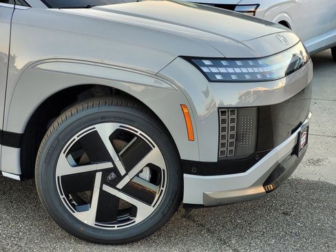 New 2026 Hyundai Ioniq 9 Calligraphy image 3