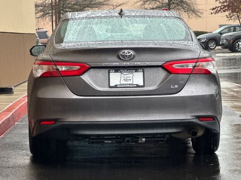 Used 2019 Toyota Camry LE image 5