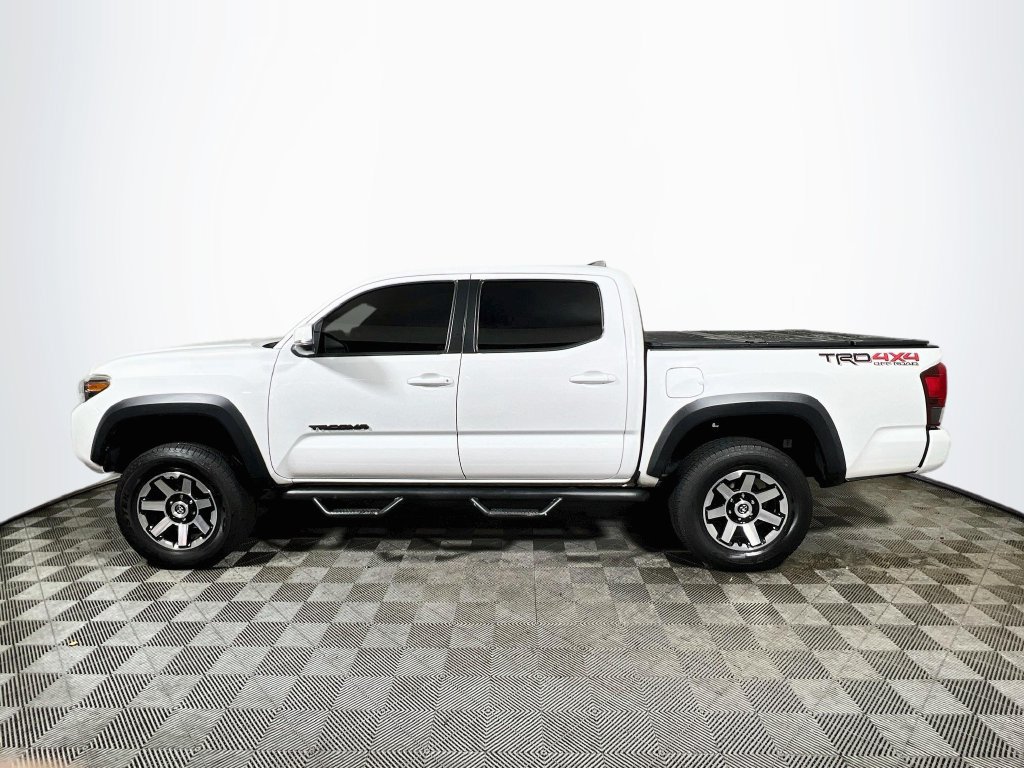 Certified 2018 Toyota Tacoma TRD Off-Road w/ Technology Package AWD/4WD image 4