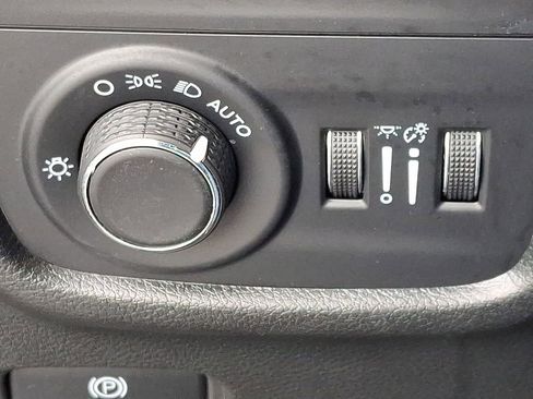 Used 2024 Jeep Grand Cherokee Altitude image 28