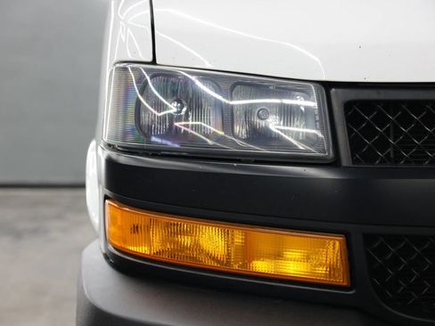 Used 2020 Chevrolet Express 2500 w/ Communications Package RWD image 5