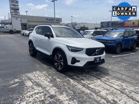 Used 2024 Volvo XC40 B5 Ultimate w/ Protection Package Premier AWD/4WD image 2