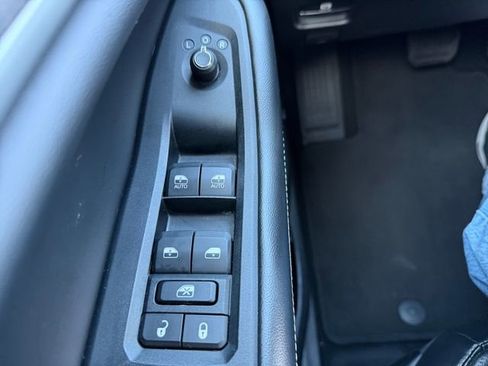 Used 2023 Jeep Grand Cherokee Limited w/ Luxury Tech Group II image 18