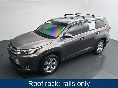 Used 2017 Toyota Highlander Limited AWD/4WD image 23