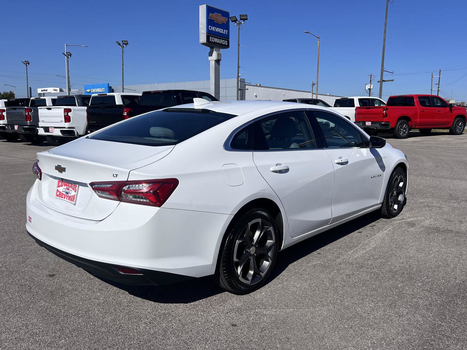 Used 2022 Chevrolet Malibu LT FWD image 7