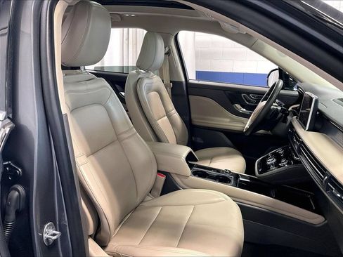 Used 2021 Lincoln Corsair AWD w/ Premium Package image 11