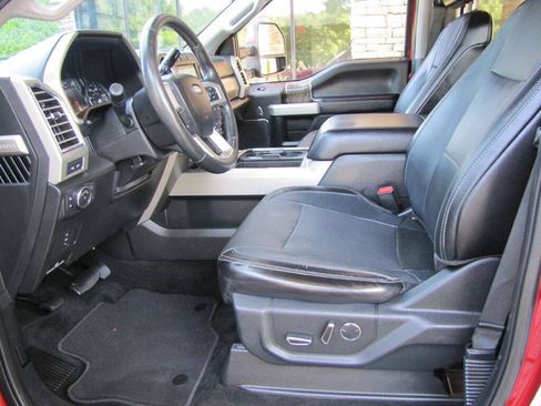 Used 2017 Ford F250 Lariat w/ Lariat Value Package AWD/4WD image 12
