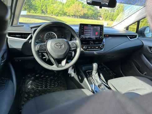 Used 2022 Toyota Corolla LE image 12