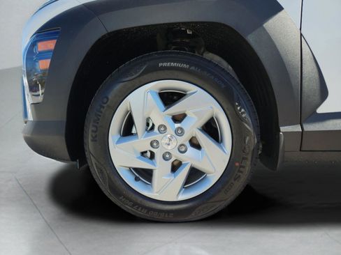 New 2026 Hyundai Kona SE image 2