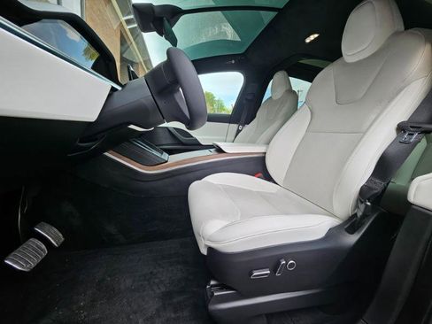 Used 2023 Tesla Model X image 34