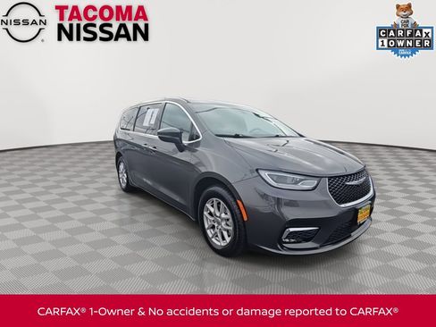 Used 2023 Chrysler Pacifica Touring-L image 2