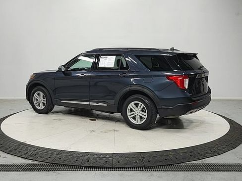 Used 2022 Ford Explorer XLT w/ Equipment Group 202A AWD/4WD image 5