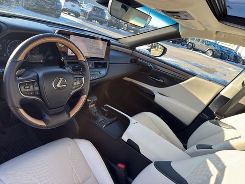 Used 2024 Lexus ES 350 Ultra Luxury w/ Accessory Package (Z1) image 25