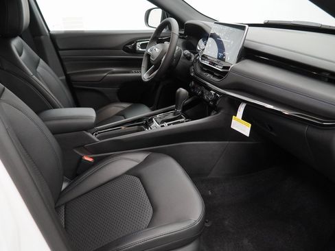 New 2026 Jeep Compass Latitude image 34