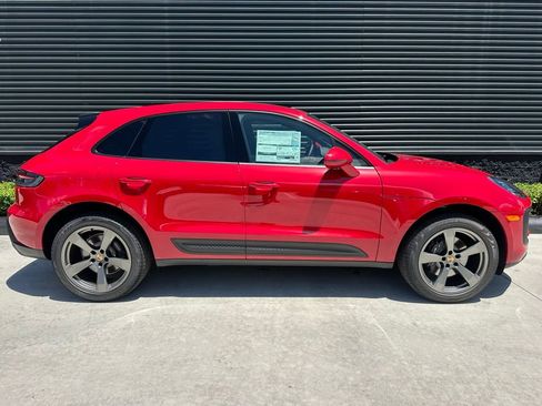 Used 2026 Porsche Macan AWD/4WD image 10