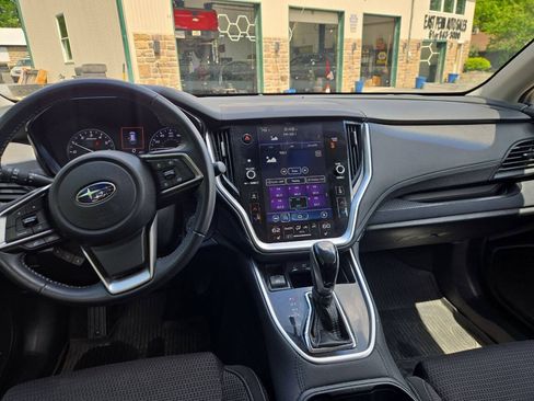 Used 2022 Subaru Outback Premium AWD/4WD image 17