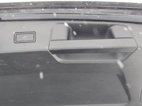 Used 2024 Volkswagen Atlas SE image 23