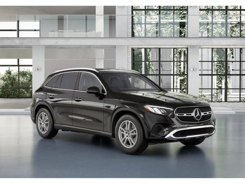 Used 2023 Mercedes-Benz GLC 300 4MATIC image 11