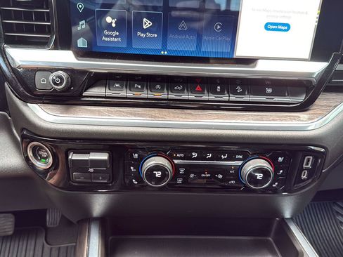 Used 2022 Chevrolet Silverado 1500 LTZ w/ Technology Package AWD/4WD image 22