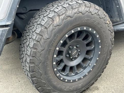 Used 2022 Jeep Wrangler Rubicon AWD/4WD image 4