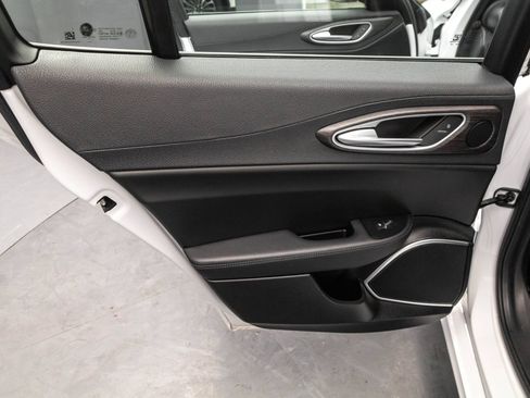 Used 2022 Alfa Romeo Giulia Ti AWD/4WD image 32