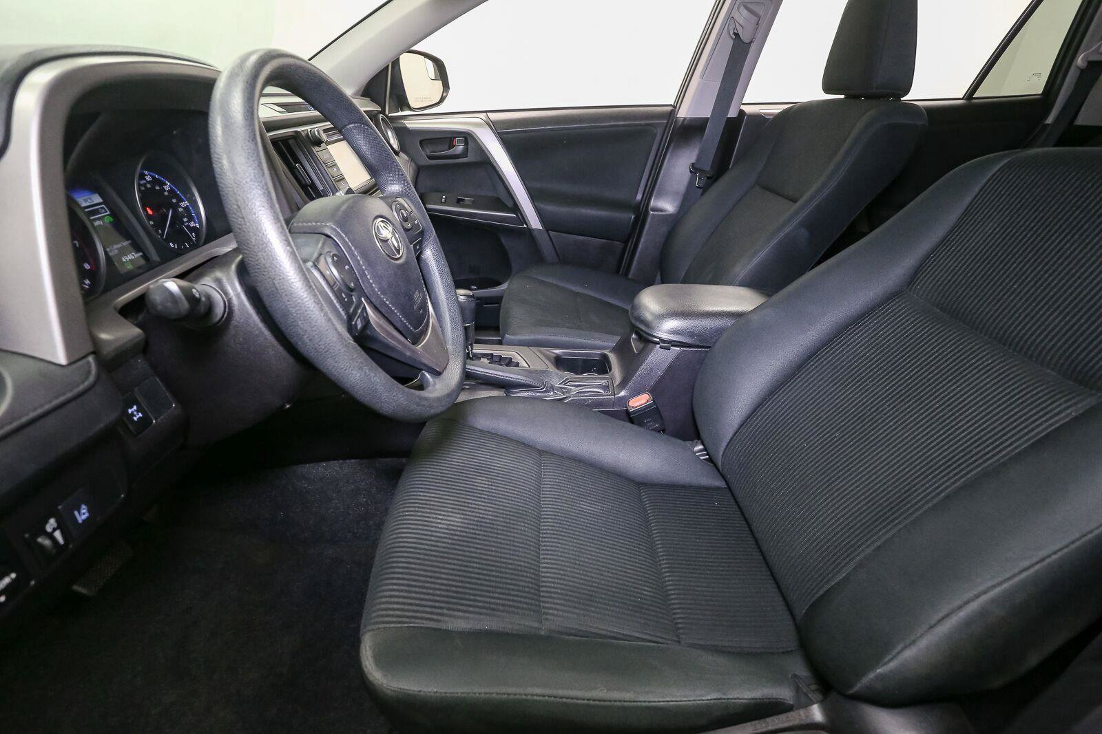 Used 2018 Toyota RAV4 LE w/ All Weather Liner Package AWD/4WD image 38