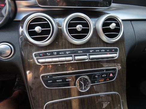 Used 2018 Mercedes-Benz C 300 4MATIC Sedan image 21