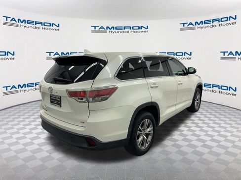 Used 2015 Toyota Highlander Plus FWD image 5