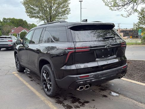 Used 2026 Chevrolet Traverse LT w/ Midnight/Sport Edition FWD image 5