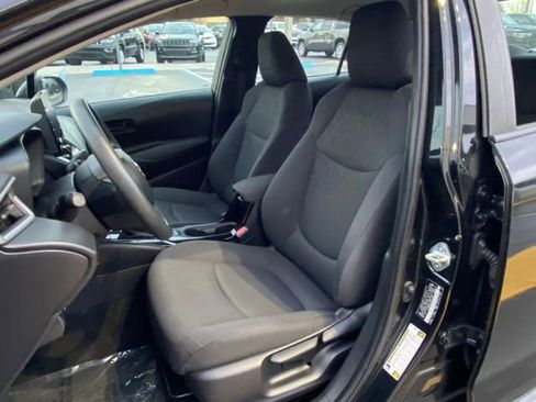 Used 2022 Toyota Corolla LE image 15