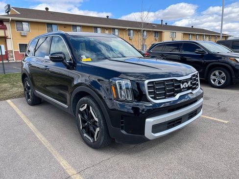 Used 2025 Kia Telluride S image 1
