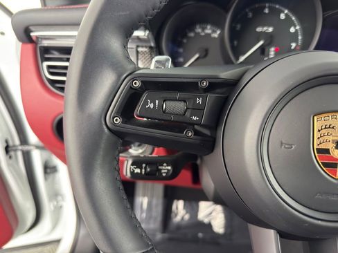 Certified 2025 Porsche Macan GTS AWD/4WD image 28