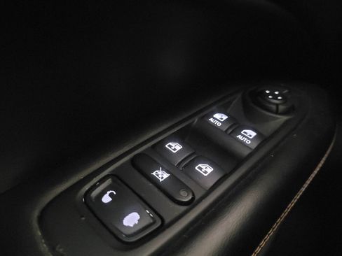 Used 2018 Jeep Compass Limited w/ Navigation Group AWD/4WD image 27