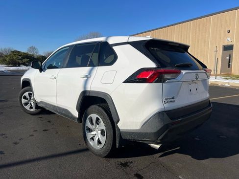 Used 2022 Toyota RAV4 LE image 5