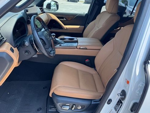 Used 2023 Lexus LX 600 4WD w/ Accessory Package (Z1) image 9