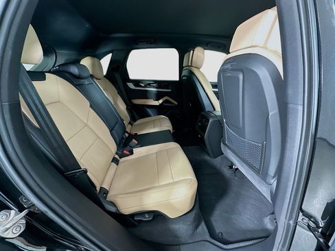 Certified 2025 Porsche Cayenne S AWD/4WD image 30