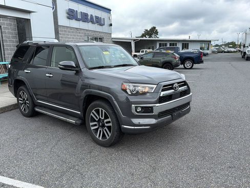 Used 2023 Toyota 4Runner Limited AWD/4WD image 4