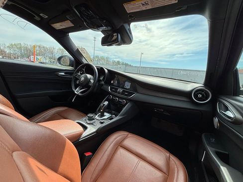 Used 2023 Alfa Romeo Giulia Ti image 17