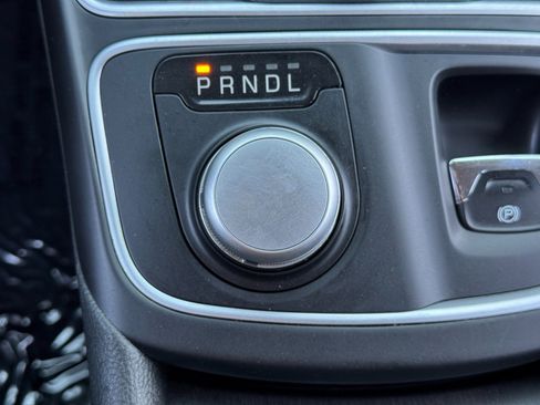 Used 2015 Chrysler 200 Limited w/ Convenience Group image 27