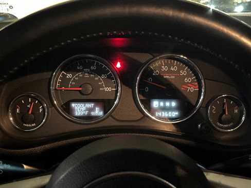 Used 2015 Jeep Wrangler Unlimited Rubicon AWD/4WD image 22