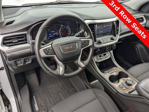 Used 2023 GMC Acadia SLE w/ Driver Convenience Package image 2